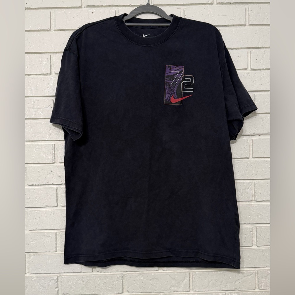 Men's Max90 Basketball T-Shirt. Number 72. Size L